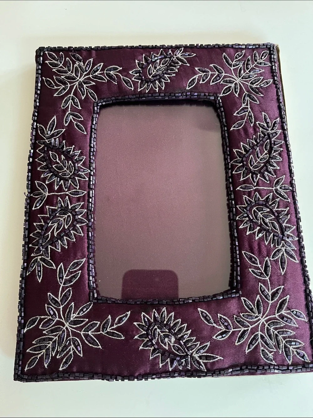Pier 1 NIB purple cadre paisley brode tufted embroidered bead picture frame 4x6
